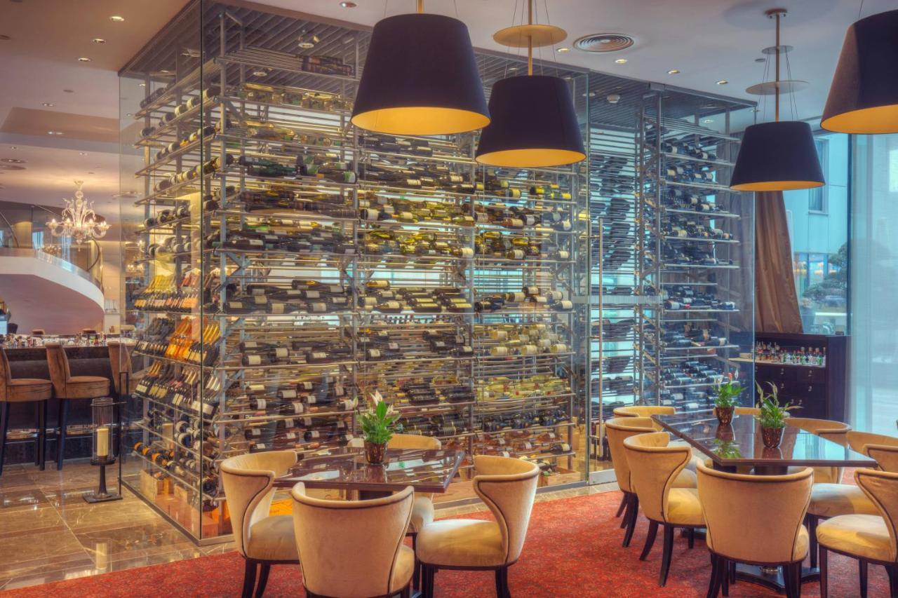 Grand Hotel River Park, A Luxury Collection Hotel, Bratislava Eksteriør billede Wine rack at the hotel