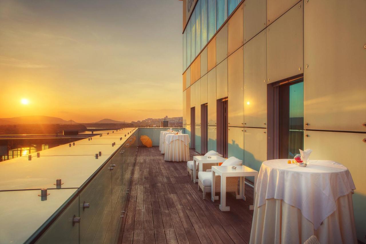 Grand Hotel River Park, A Luxury Collection Hotel, Bratislava Eksteriør billede Skyline Terrace