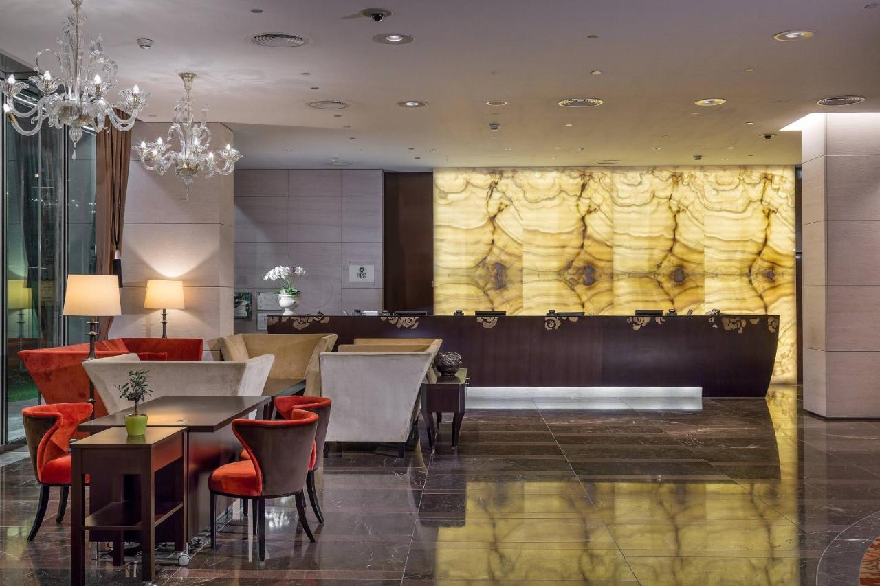 Grand Hotel River Park, A Luxury Collection Hotel, Bratislava Eksteriør billede Lobby