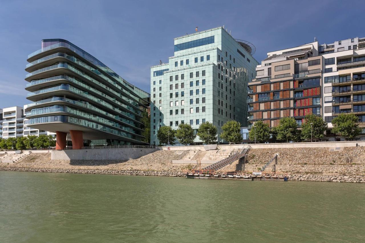 Grand Hotel River Park, A Luxury Collection Hotel, Bratislava Eksteriør billede Residential buildings in the quarter