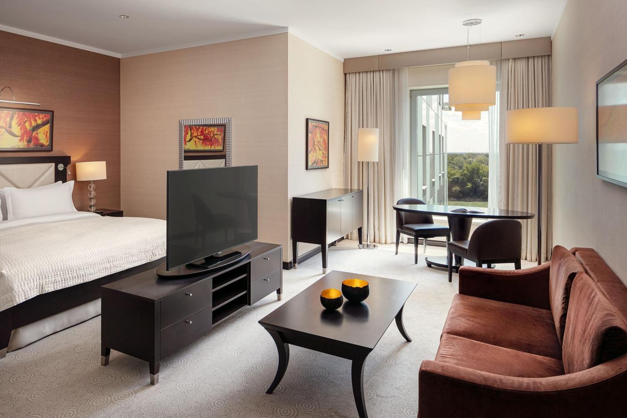 Grand Hotel River Park, A Luxury Collection Hotel, Bratislava Eksteriør billede A typical studio apartment
